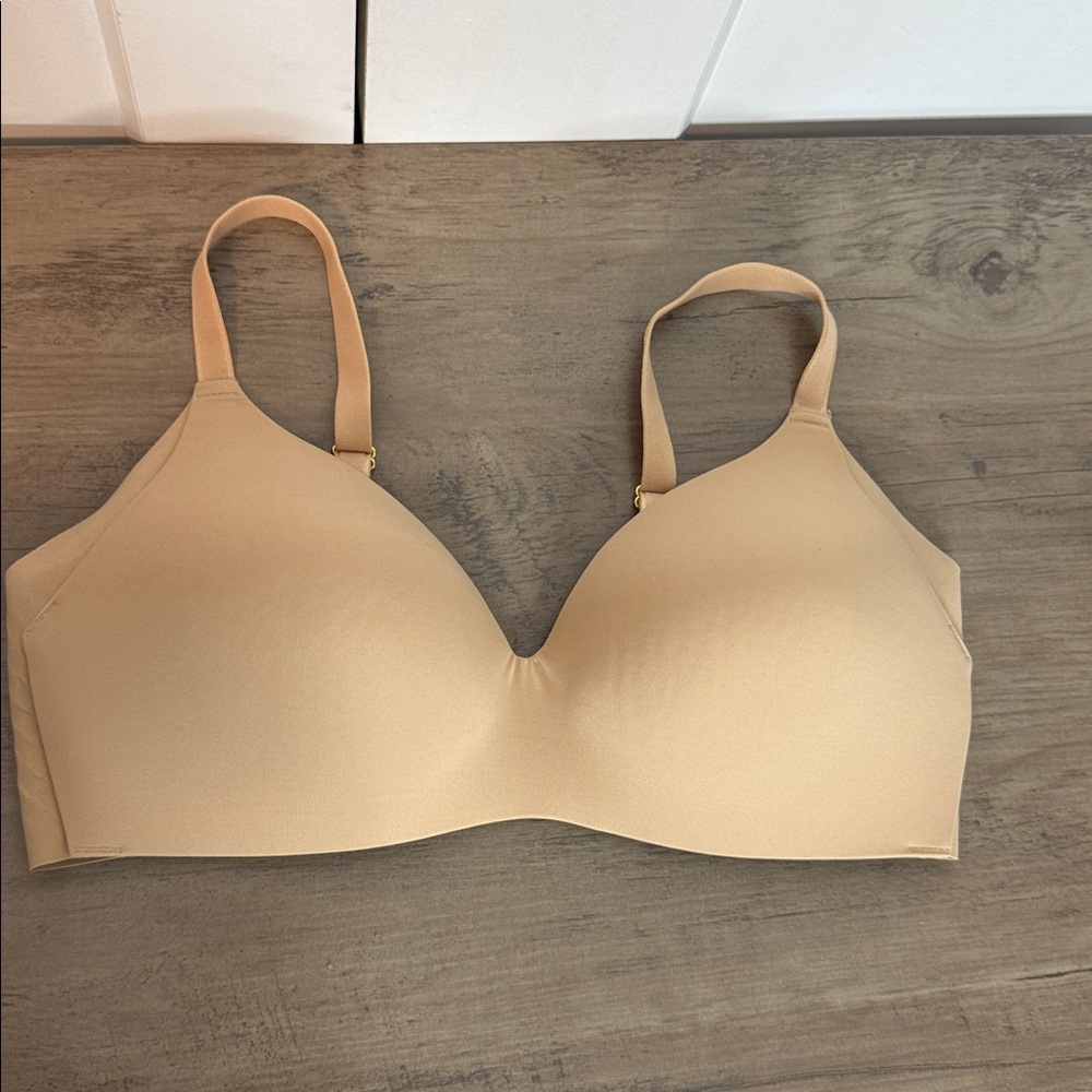 Knix - Wing woman contour Nude bra - size 3 Fits 36B, 36C, 36D, 38B - wireless